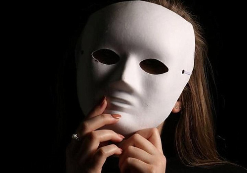 За маской "я в порядке": почему жертвы домашнего насилия молчат?